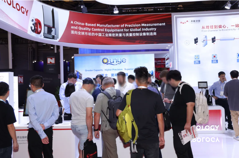 大能测量仪器精密测量设备在展会现场演示